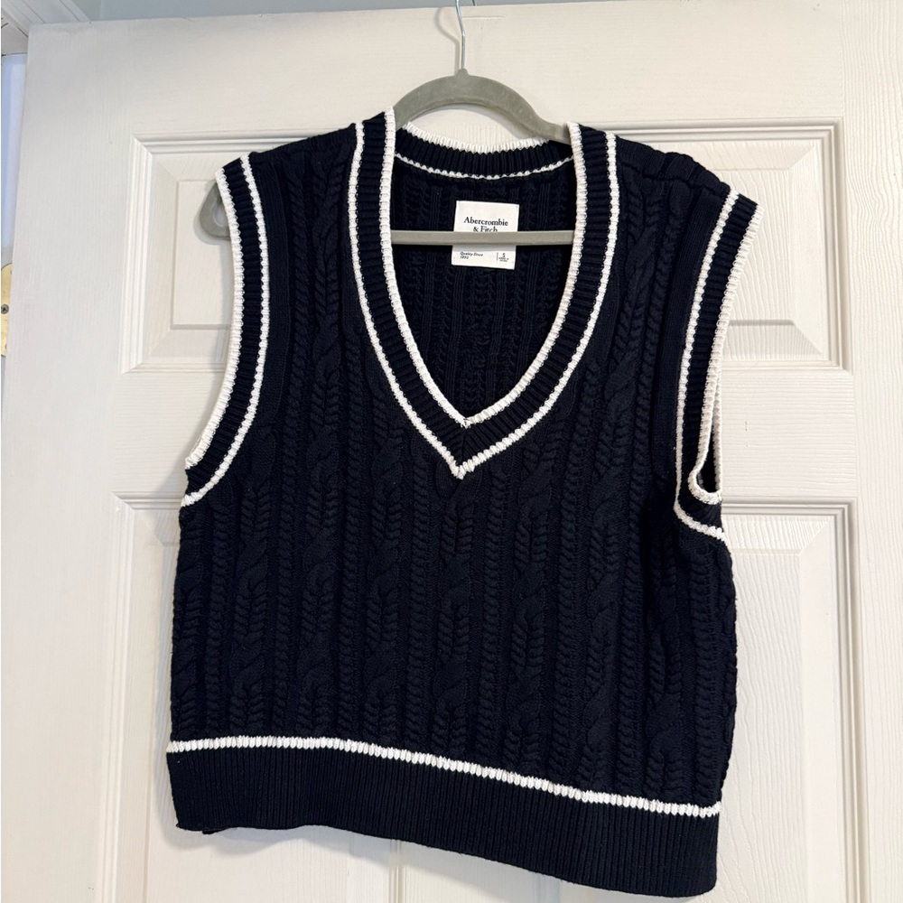 Abercrombie & Fitch Black Cable Knit Sweater Vest